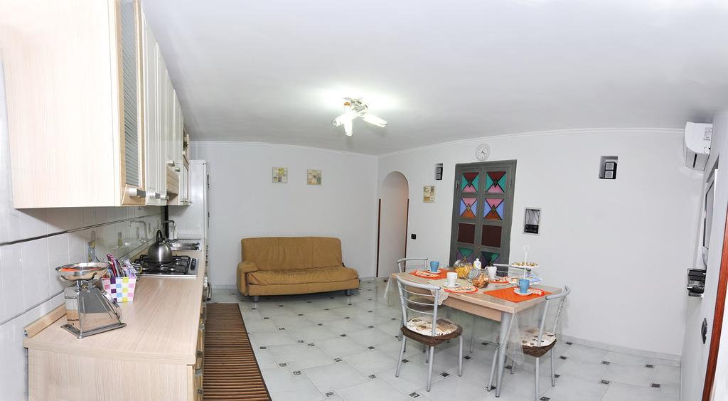 נאפולי Welcome House מראה חיצוני תמונה